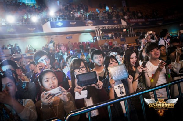 SAW 击败 3DMAX 战队，晋级 PGL Cluj-Napoca 2025 的季后赛