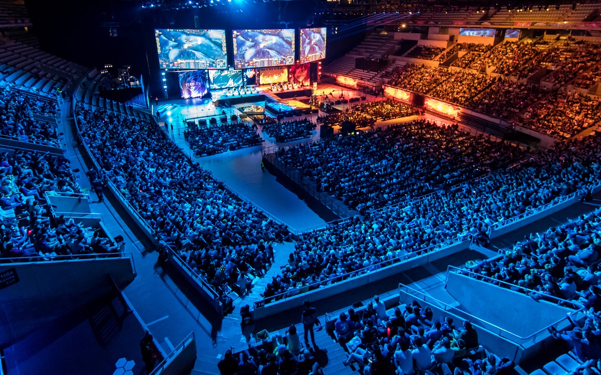 WBG公告：Theshy今日起飞准备归队，将进行14+7隔离